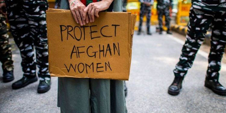 Afganistan'da bir kadın daha protestolardan sonra Taliban tarafından 'tutuklandı'