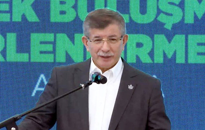 Ahmet Davutoğlu: O altılı masa, milletimize güven ve umut vermiştir