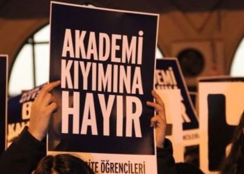Akademisyenleri ihraç eden rektöre meslekten men cezası