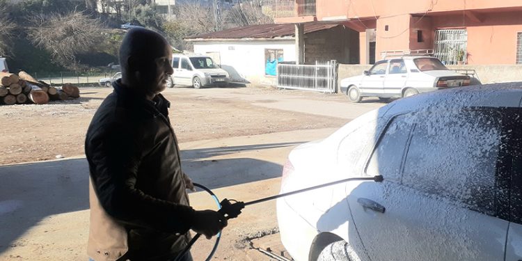 Akaryakıt zamları oto yıkama esnafını vurdu: 'Siftahsız dükkân kapatıyorum'