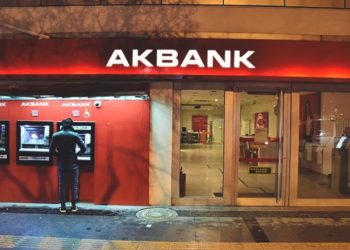 Akbank'ın bilanço büyüklüğü 6,1 milyar dolar azaldı