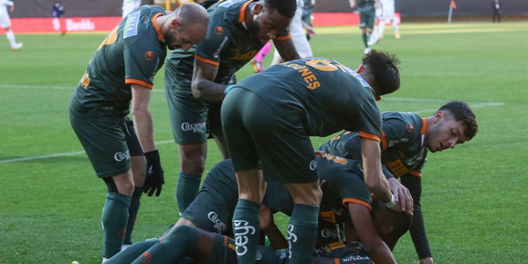 Alanyaspor penaltılarda turladı