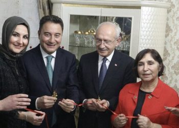 Ali Babacan, Kemal Kılıçdaroğlu'ndan kız istedi, söz kestiler