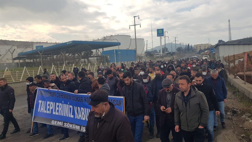 Aliağa gemi söküm işçilerinden kitlesel yürüyüş