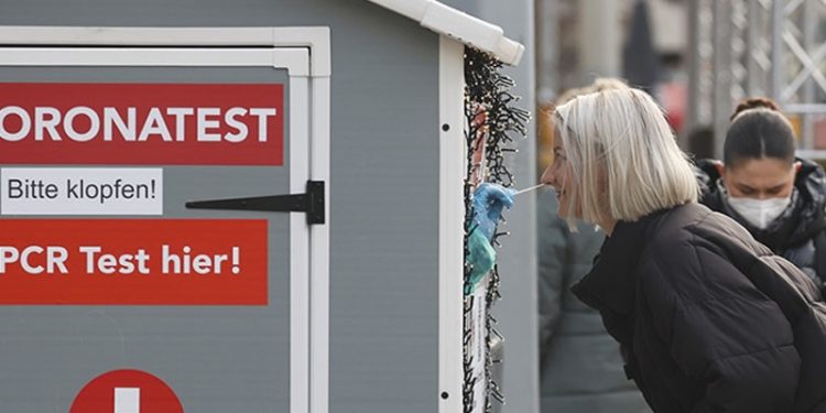 Almanya'da art arda en yüksek günlük Kovid-19 vaka sayıları kaydedildi