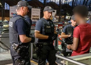 Almanya'da ten rengine göre polis kontrolüne takılan kişi açtığı davayı kazandı