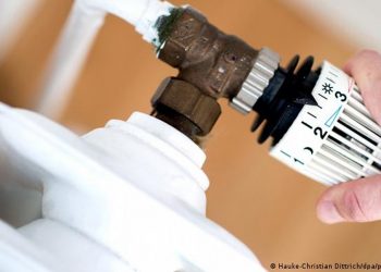 Almanya'da vatandaşlara yakıt yardımı yapılacak