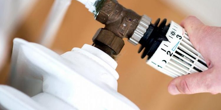 Almanya'da vatandaşlara yakıt yardımı yapılacak