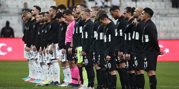 Altaylı Kazım Karataş'tan hakem tepkisi: 5-6 dakika sohbet ediyor, VAR'a gitmiyor