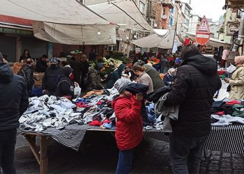 Alım gücü düşen yurttaş ikinci el kıyafete yöneldi