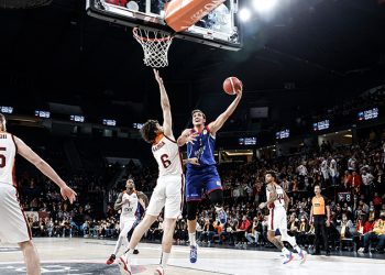 Anadolu Efes, Galatasaray NEF'i deplasmanda devirdi