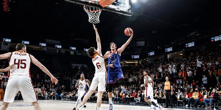 Anadolu Efes, Galatasaray NEF'i deplasmanda devirdi