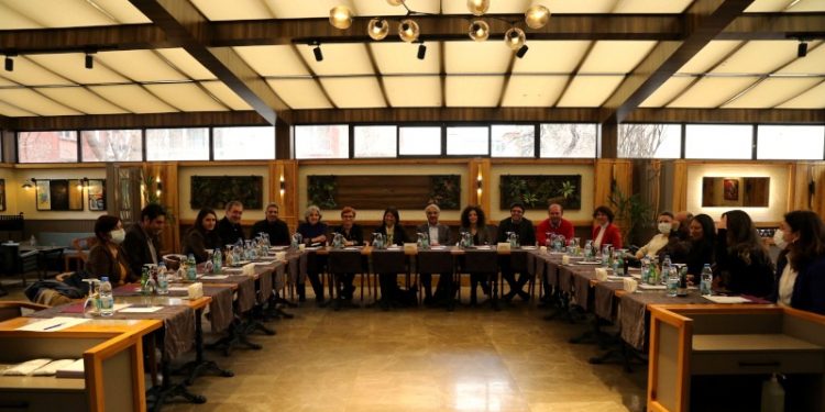 Ankara'da HDP'nin çağrısıyla 7 siyasi parti toplandı