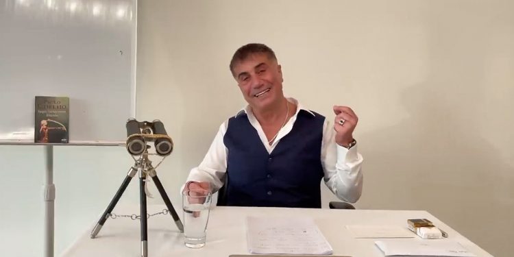 Ankara’nın Sedat Peker politikası: “Ben isteyeyim, sen verme ama başka bir yere de gönderme”