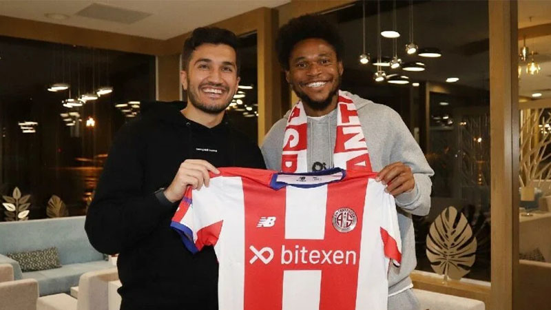 Antalyaspor Luiz Adriano'yu kadrosuna kattı