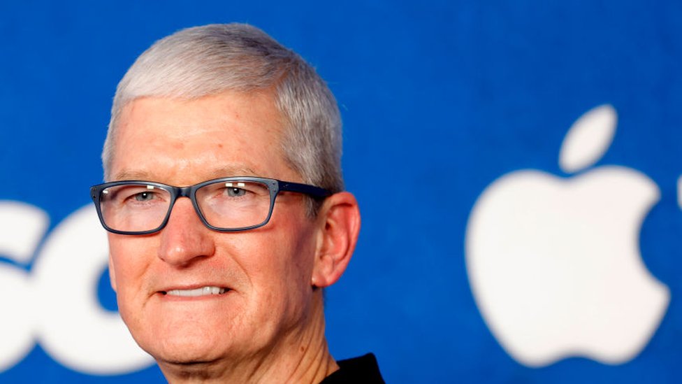 Apple CEO'su Tim Cook'un 99 milyon dolarlık ikramiyesine yatırımcılardan tepki: 'Bonusun yarısı performans kriterlerinden yoksun'