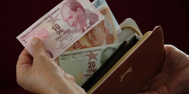 Ağbaba: Umarım enflasyon yıl sonunda üç haneye ulaşmaz