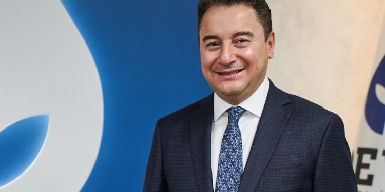 Babacan: Birileri postal sesleri Doğu’dan gelince heyecana kapılıyor
