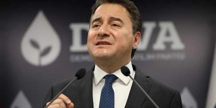 Babacan: Krizin sebebi iktidar, ağzıyla kuş tutsa ekonomiyi düzeltemez
