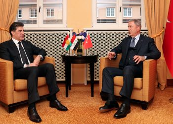 Bakan Akar, Barzani ile görüştü