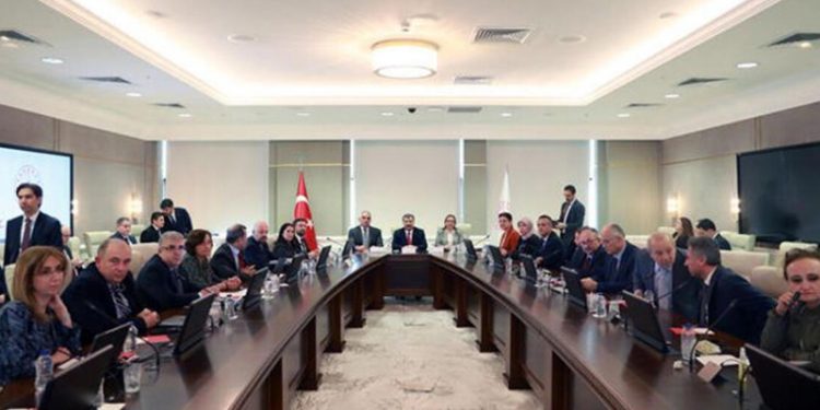 Bakan Koca duyurdu: 65 yaş üzeri veya bağışıklığı baskılanmış vatandaşlarımız için ilaç dağıtımına başlanmıştır