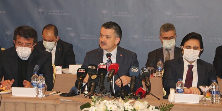 Bakan Pakdemirli: Çiftçimiz ve üreticimiz para kazanacak
