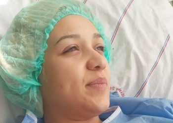 Baş ağrısı şikayetiyle hastaneye gitti, burnundan taş çıktı