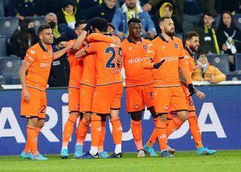 Başakşehir Kadıköy'de ilki yaşadı