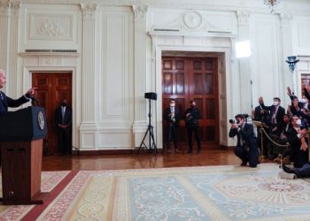 Biden: Aralarında VTB'nin de bulunduğu 4 Rus bankasına yaptırım uygulanacak