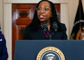 Biden, ilk kez siyahi bir kadını Yüksek Mahkeme yargıçlığına aday gösterdi