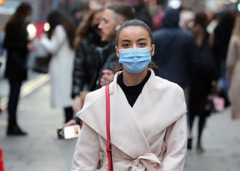 Bilim Kurulu Üyesi Prof. İlhan: Az kalabalık yerlerde maske çıkacak gibi
