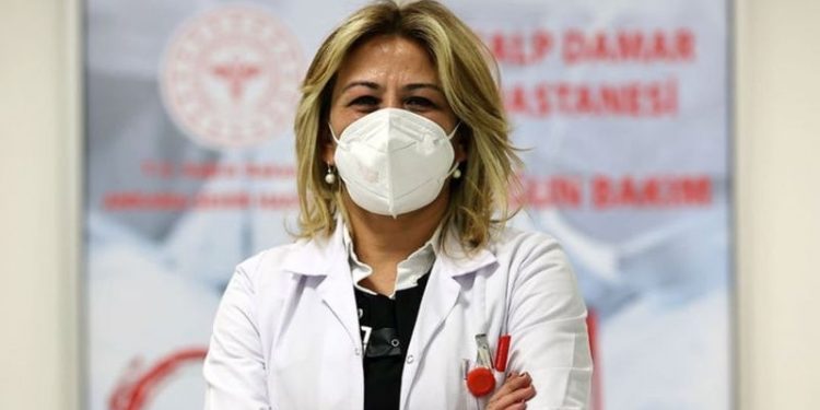 Bilim Kurulu Üyesi Turan: Virüs değişiyor, aşılar tekrarlanabilir