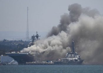 Bin 100 adet Porsche taşıyan gemide yangın çıktı