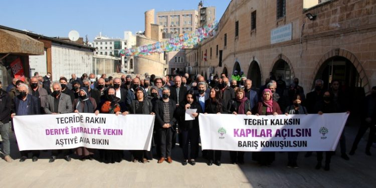 Birçok merkezde 15 Şubat protestosu: İmralı kapıları açılsın
