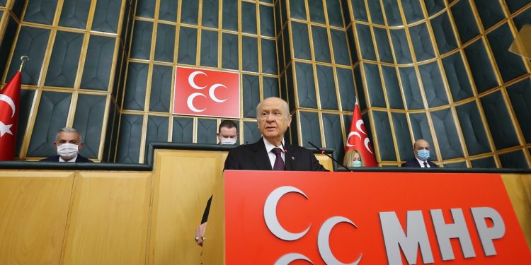 Bloomberg: Seçim barajı düşerse en çok MHP’ye yarar