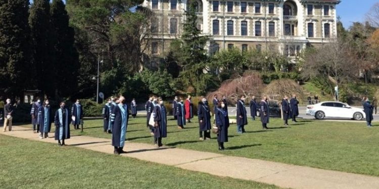 Boğaziçi'li akademisyenler vekaleten atamaları yargıya taşıdı