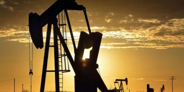Brent petrolün varil fiyatı 93 doları aştı
