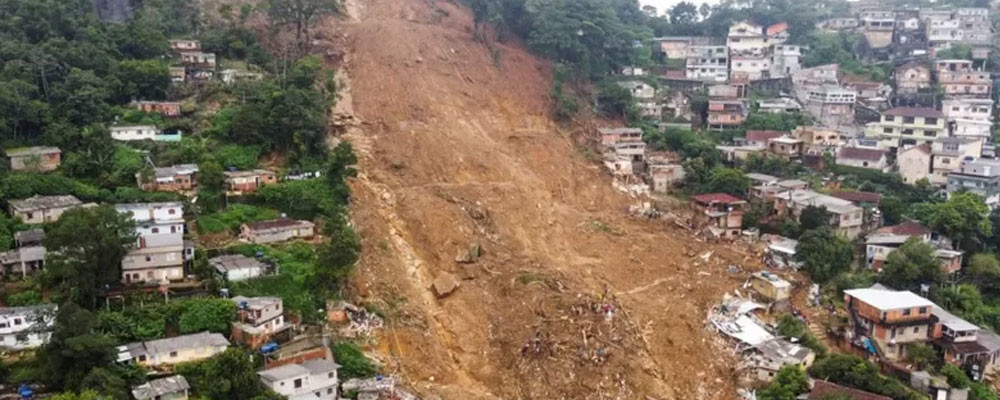 Brezilya'da heyelan ve sel felaketi nedeniyle yaklaşık 100 kişi hayatını kaybetti