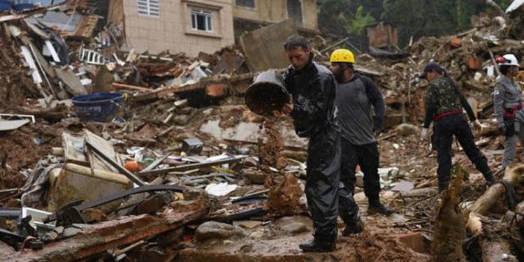 Brezilya'da sel ve toprak kaymalarında ölenlerin sayısı 150'yi geçti