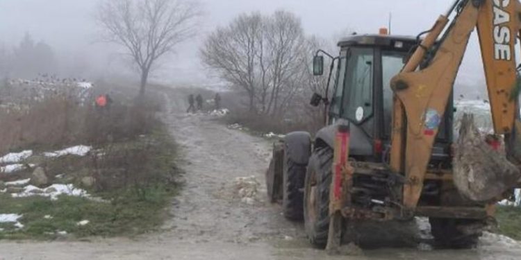 Büyükçekmece'de 4 gündür kazı yapılan alanda ceset bulundu