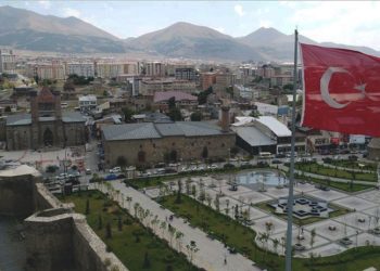 CHP Erzurum'da anket yaptırdı: AKP ve MHP kar gibi eriyor