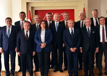 CHP'li 11 büyükşehir  belediye başkanından hükümete: Belediyelerimiz üzerindeki yük, taşınabilir olmaktan çıkmıştır