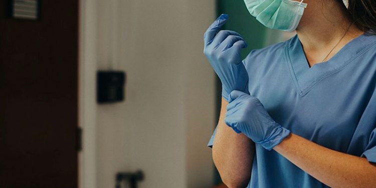 CHP’li Demirtaş: Yanlış sağlık politikaları nedeniyle hemşireler ülkelerini terk ediyor