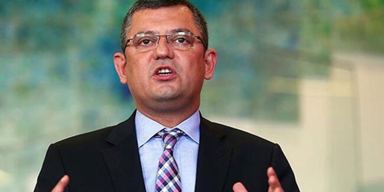 CHP’li Özel, Bakan Koca’ya sordu: İngiltere’nin pişman olduğu yöntemi mi tercih ettiniz?