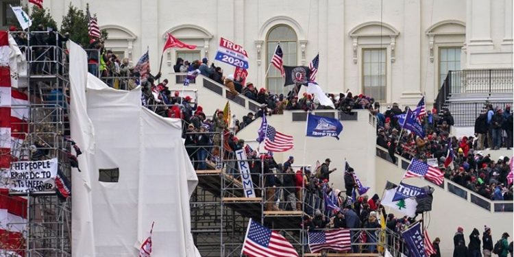 CNN anketi: ABD'de nüfusun yarısından fazlası artık seçimlere güvenmiyor