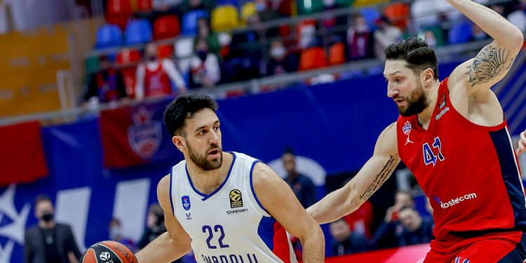 CSKA Moskova: 97 - Anadolu Efes: 99