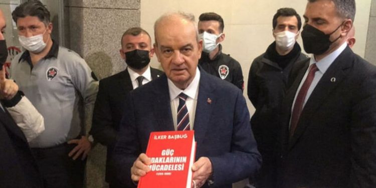 'Darbe iması'ndan yargılanan İlker Başbuğ duruşma sonrası konuştu