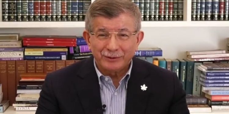 Davutoğlu'ndan Bahçeli'ye: Devekuşu misali...