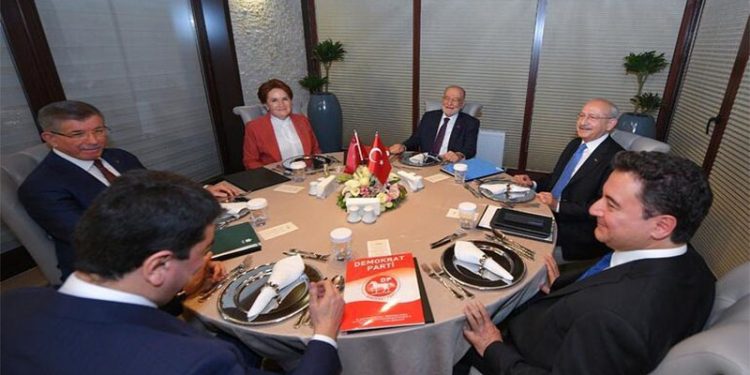 Davutoğlu'nun zirvede önerdiği 'koalisyon protokolü'ne sıcak bakılmadı