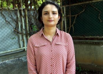 Demokratik Bölgeler Partisi İl Eş Başkanı Seval Gülmez tutuklandı